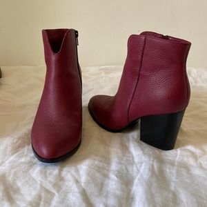 Charlotte Stone Leather Bootie - Size 9